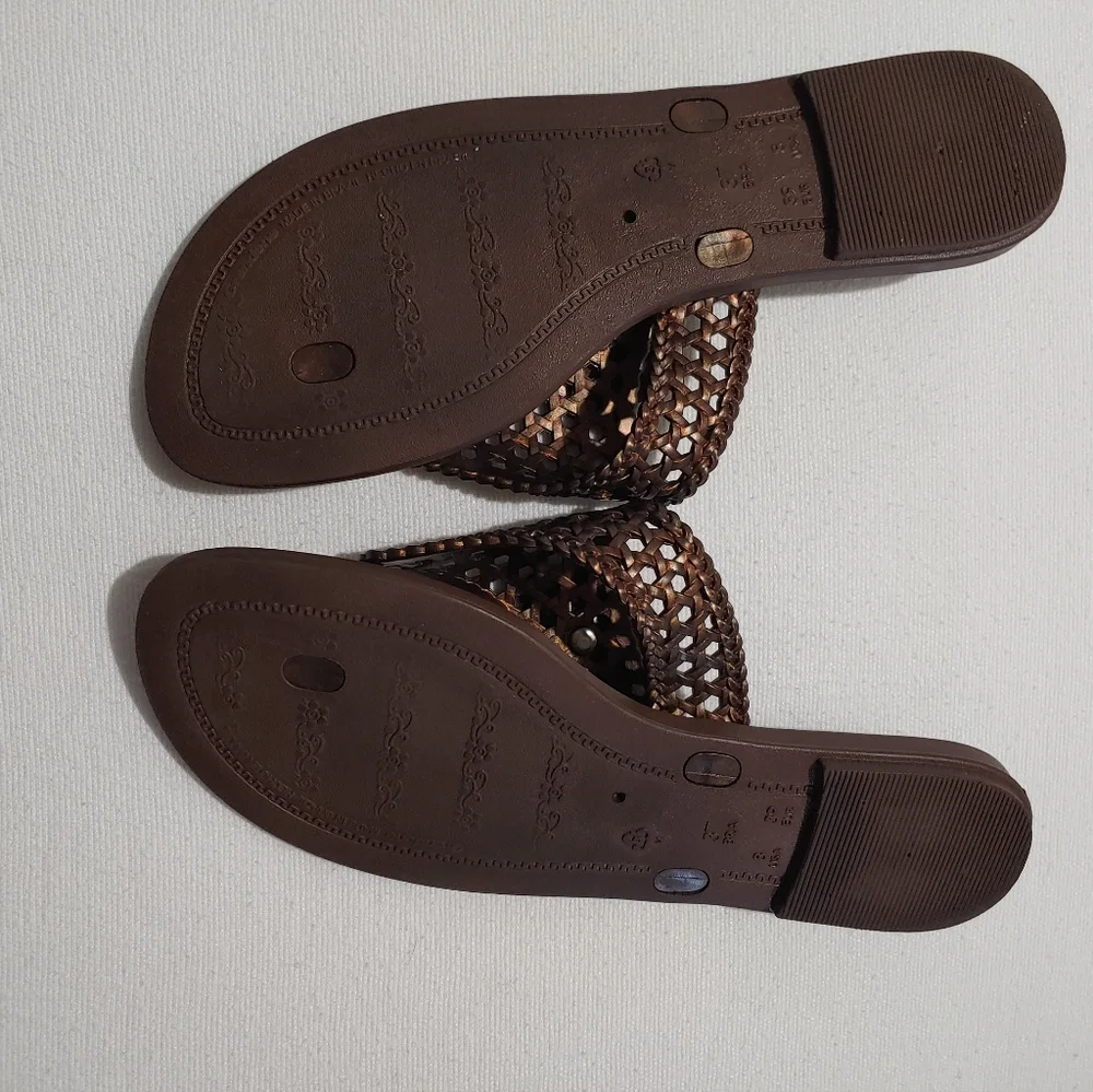 Grendene floral sandals.  Size 8 - Picture 5 of 8